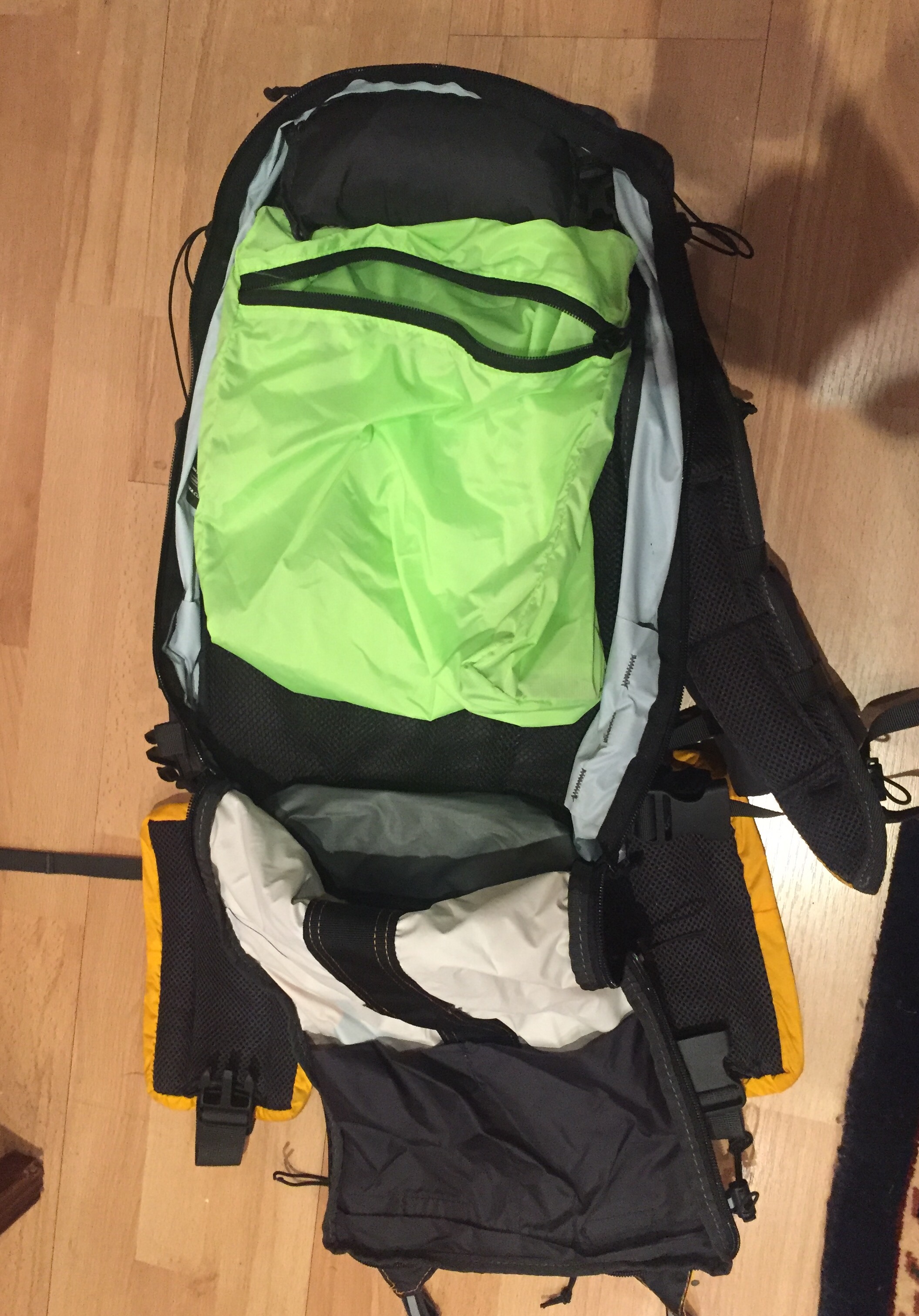 Review: WAA 20l Ultrabag - the perfect Marathon des Sables bag - TrekSumo